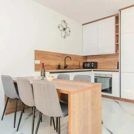 Apartmani Das 公寓 宁